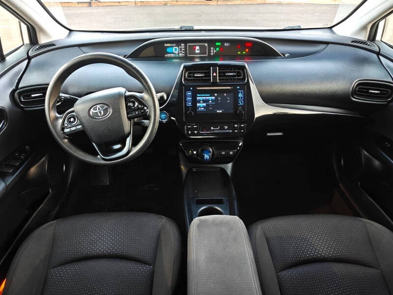 2019 Toyota Prius LE