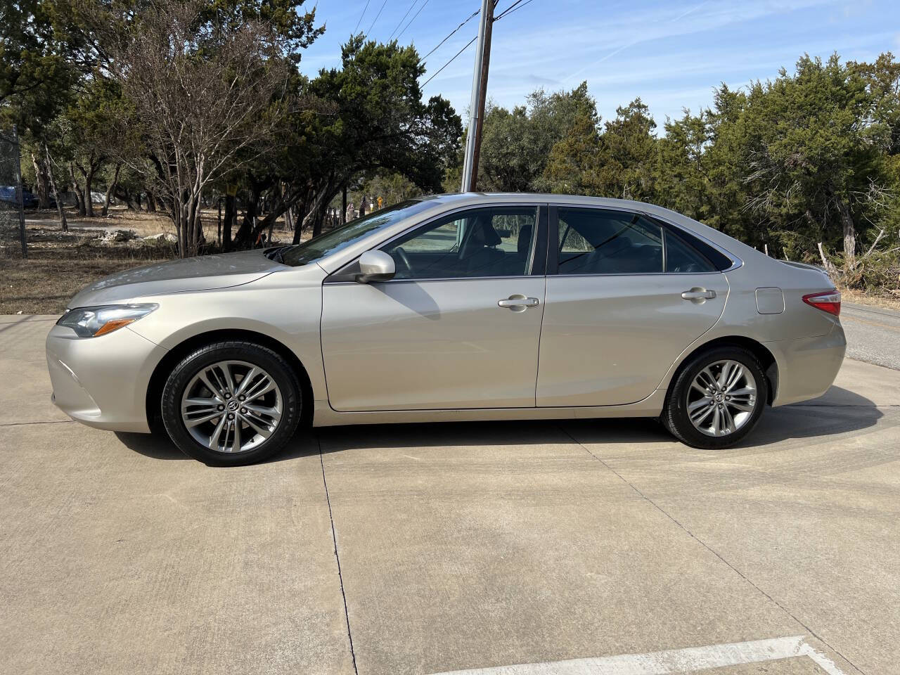 Used Car 2015 Toyota Camry  Le 4dr Sedan For Sale Under $15,000 In Austin, Texas
