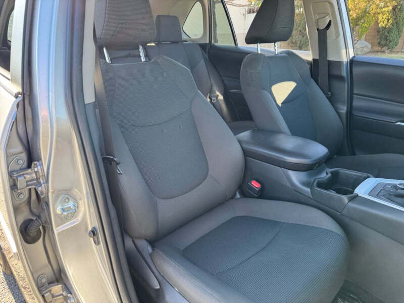 2023 Toyota RAV4 Hybrid LE