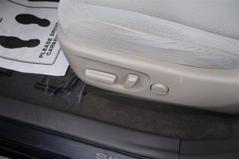 2013 Toyota Sienna LE 8-Passenger