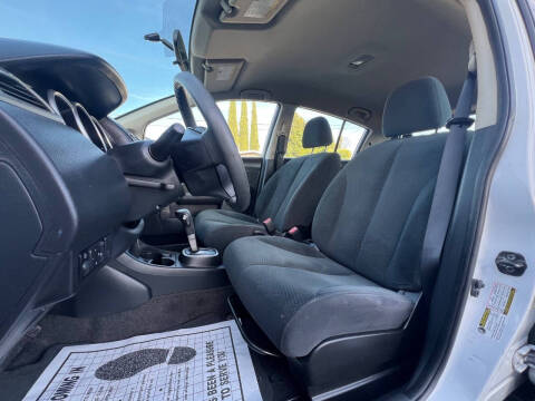 2011 Nissan Versa 1.8 S