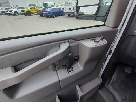 2025 Chevrolet Express 2500