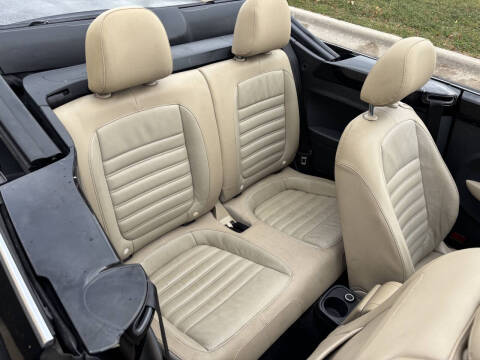 2013 Volkswagen Beetle Convertible 2.5L 50s Edition