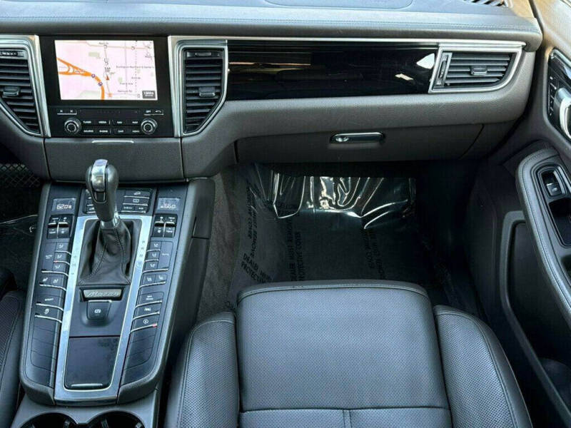 2017 Porsche Macan