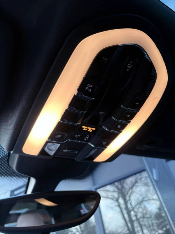 2018 Porsche Cayenne Platinum Edition