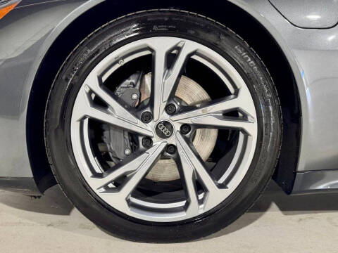 2023 Audi e-tron GT quattro Premium Plus