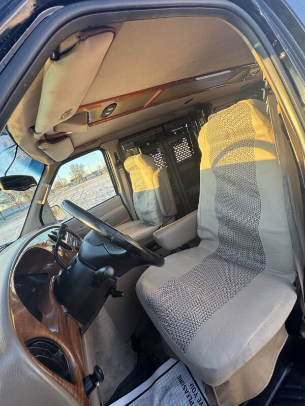 2002 Ford E-Series