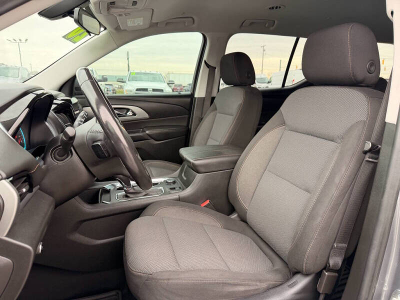 2020 Chevrolet Traverse LT Cloth