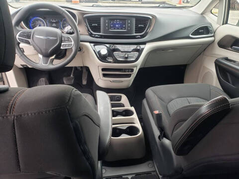 2017 Chrysler Pacifica Touring
