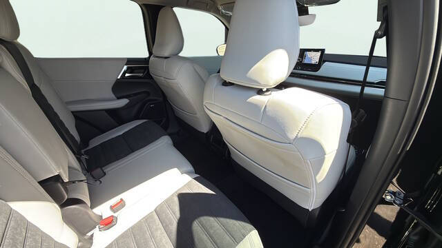 2026 Mitsubishi Outlander PHEV SE