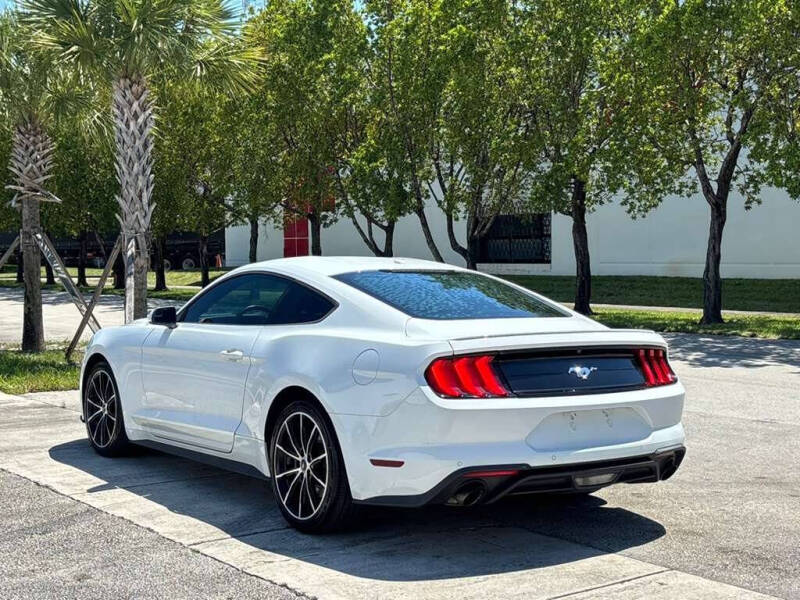 2020 Ford Mustang EcoBoost