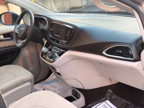 2017 Chrysler Pacifica Touring