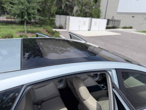 2012 Toyota Prius v Five