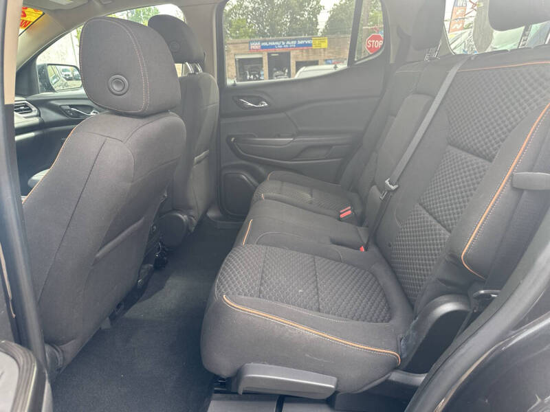 2017 GMC Acadia SLE-2