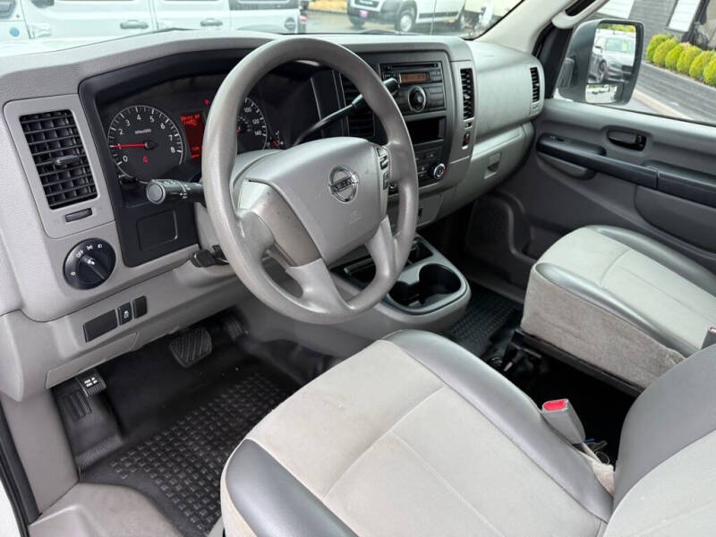 2013 Nissan NV 1500 SV