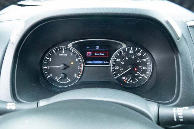 2017 Nissan Pathfinder SL