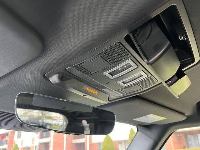 2022 Land Rover Defender 110 X-Dynamic SE