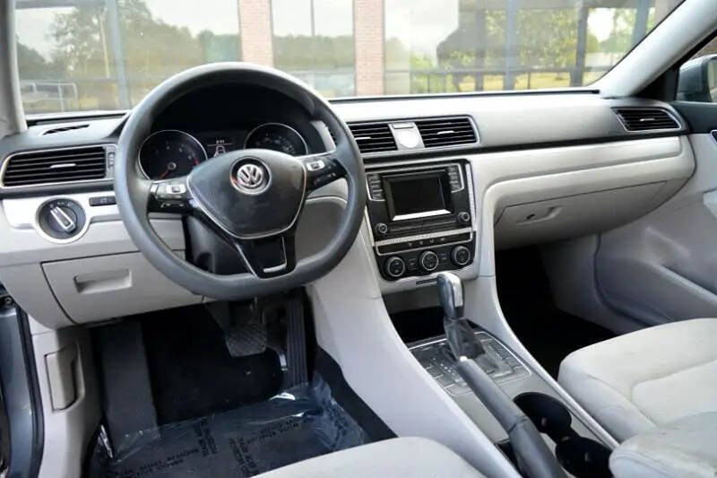 2016 Volkswagen Passat 1.8T S