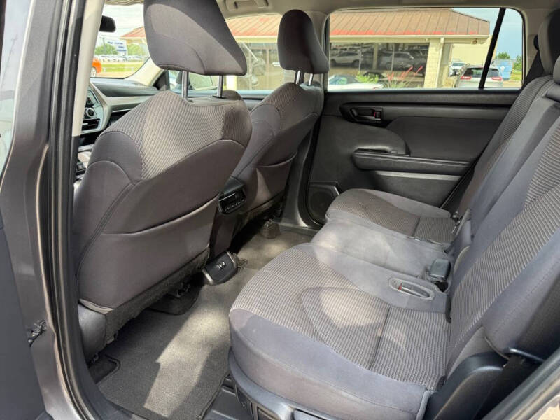 2021 Toyota Highlander LE