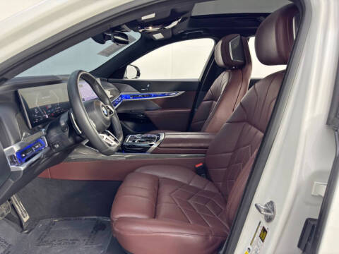 2023 BMW 7 Series 740i