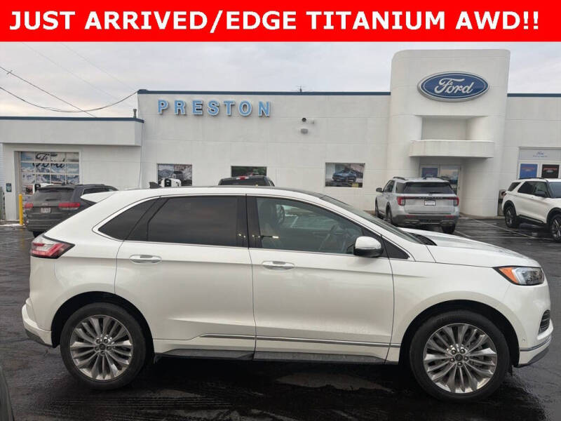 2022 Ford Edge Titanium