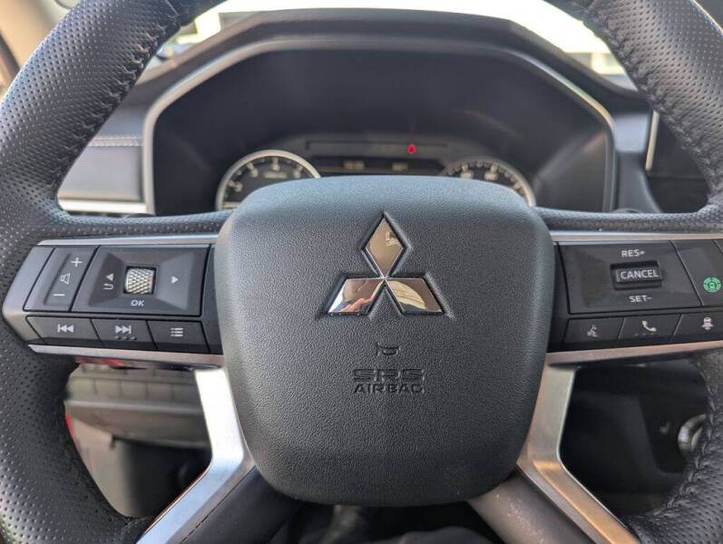 2025 Mitsubishi Outlander SE