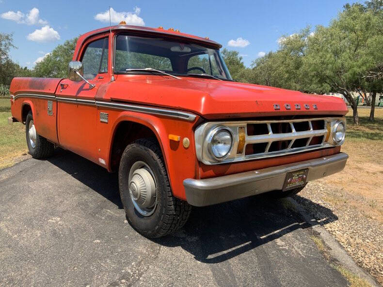 1969 Dodge D200 Pickup