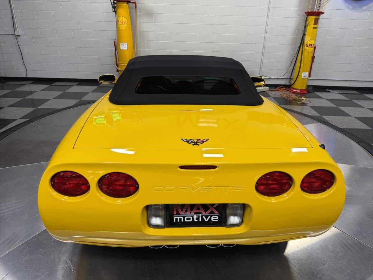 2004 Chevrolet Corvette 33