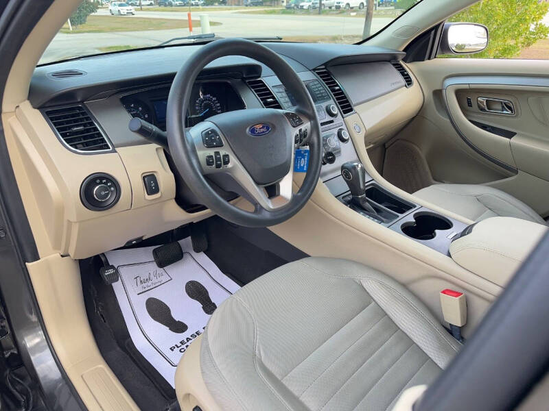 2019 Ford Taurus SE