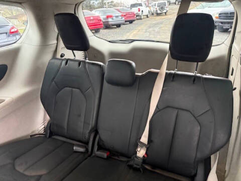 2017 Chrysler Pacifica Touring-L