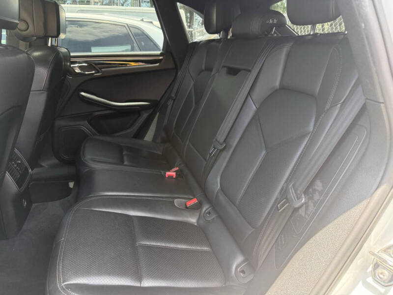 2017 Porsche Macan