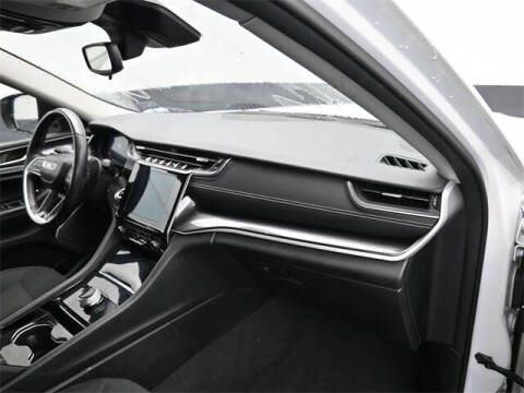 2022 Jeep Grand Cherokee L Laredo