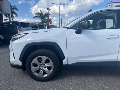 2023 Toyota RAV4 LE