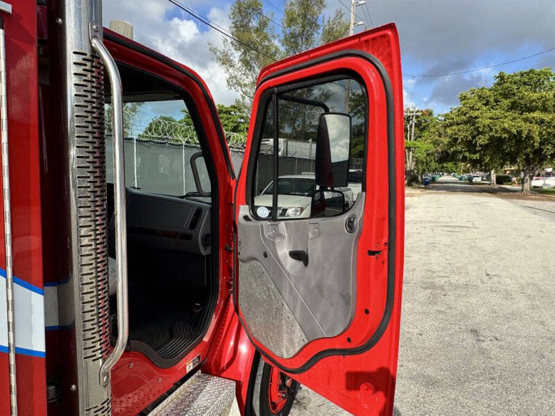 2016 Freightliner M2 106