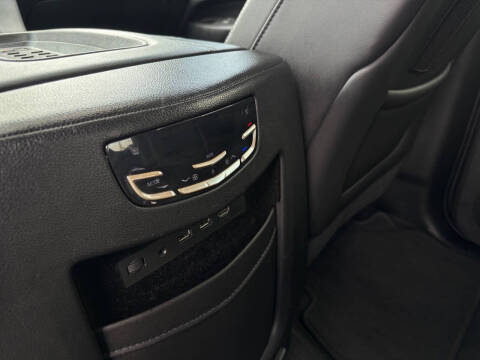 2017 Cadillac Escalade Luxury
