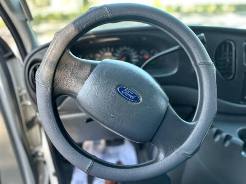 2005 Ford E-Series E-150