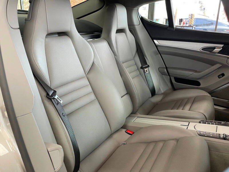 2012 Porsche Panamera Turbo