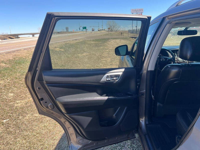 2014 Nissan Pathfinder SL