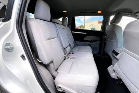 2019 Toyota Highlander LE