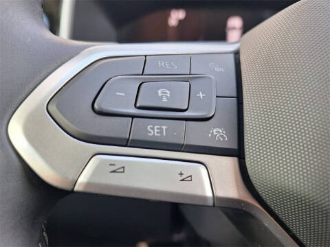 2026 Volkswagen Taos SE Black