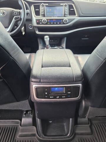 2019 Toyota Highlander SE