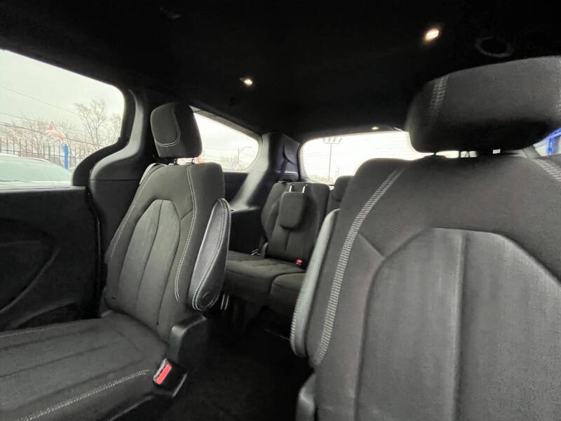 2022 Chrysler Pacifica Touring