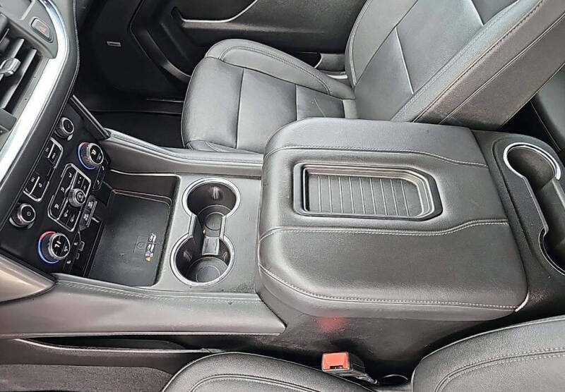 2023 Chevrolet Suburban LT