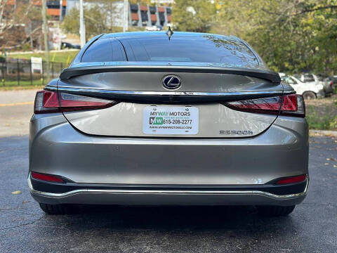 2021 Lexus ES 300h Ultra Luxury