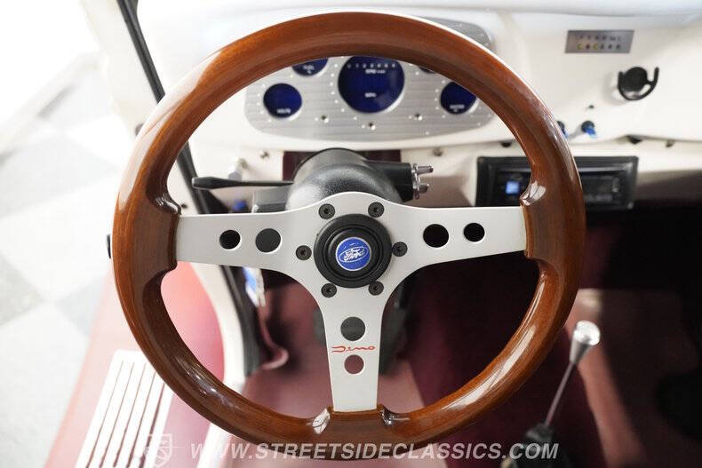 1933 Ford Victoria