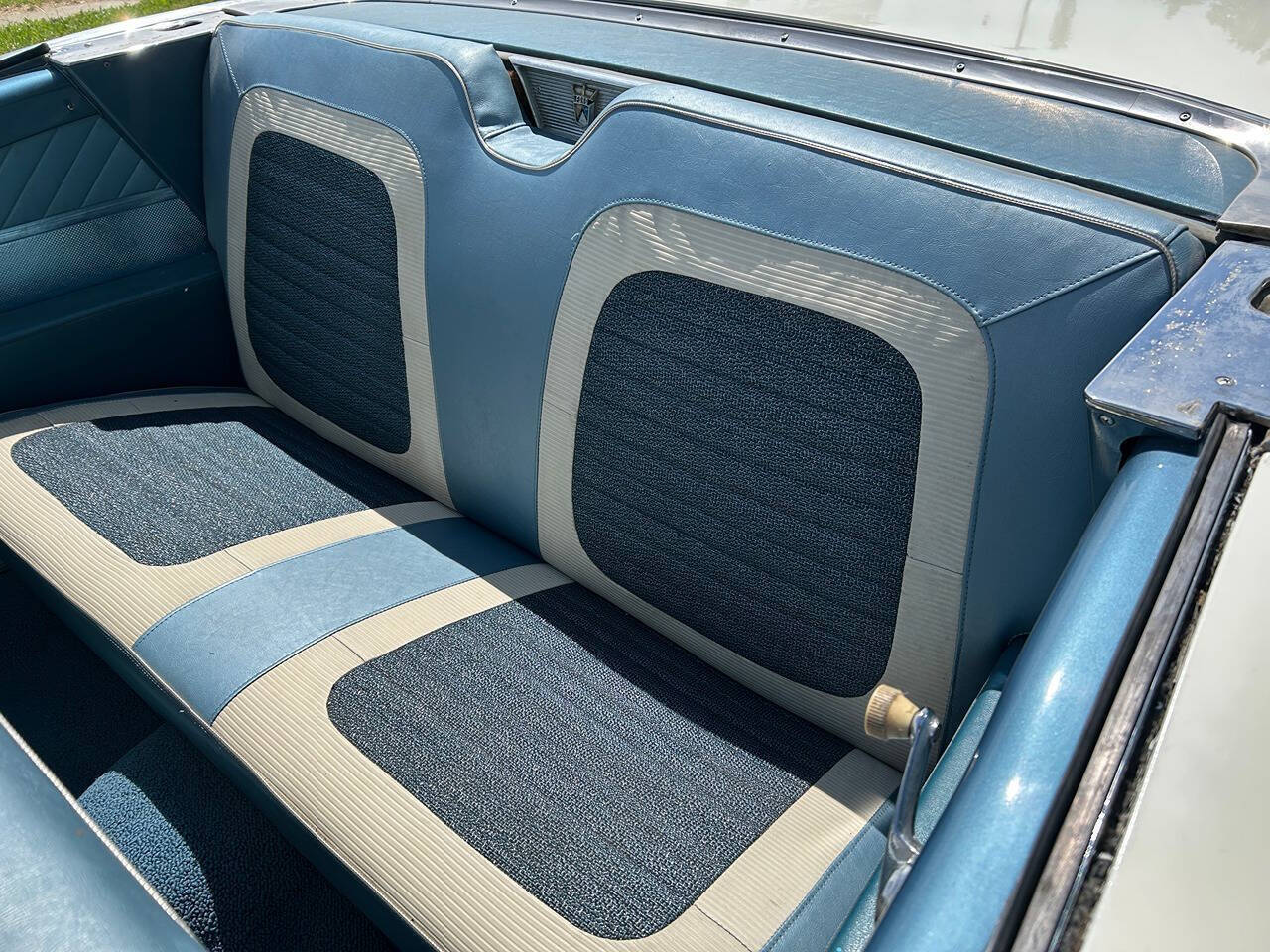 1959 Ford Skyliner 20