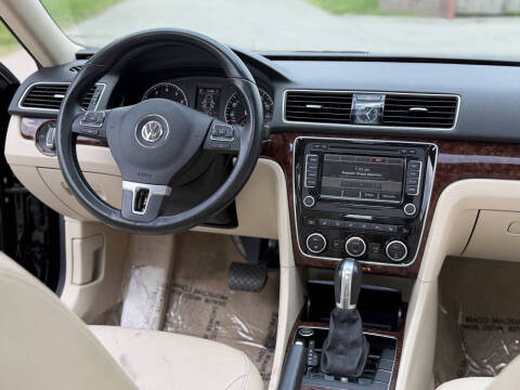 2012 Volkswagen Passat V6 SEL Premium