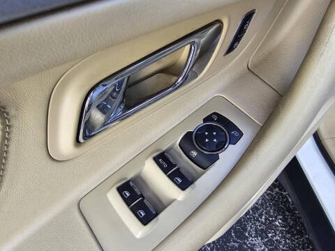 2014 Ford Taurus SEL