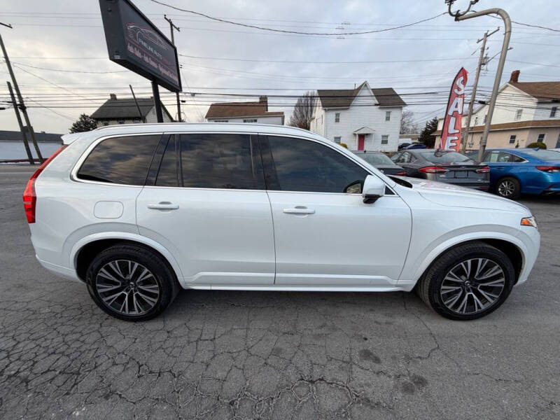 2020 Volvo XC90 T6 Momentum 7-Passenger