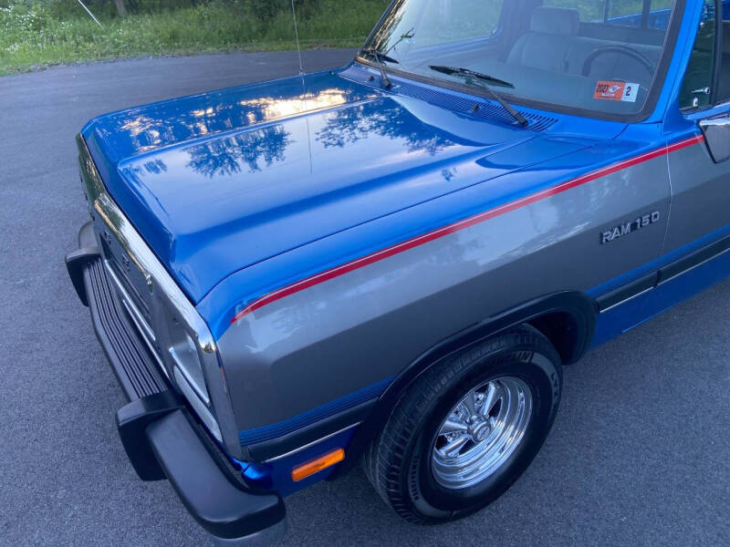 1992 Dodge RAM 150 LE